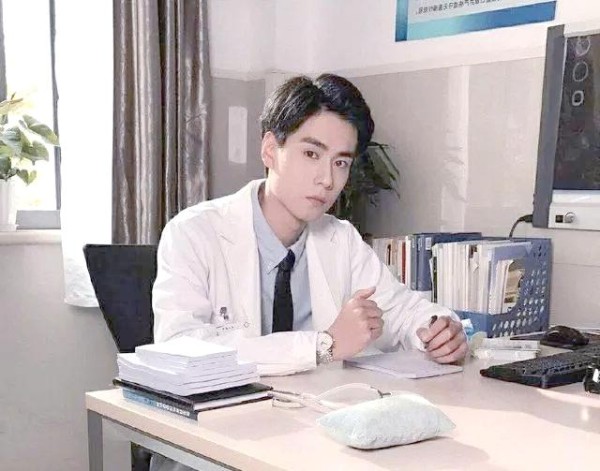 明星演绎医生角色：找出最让你心动的那一位