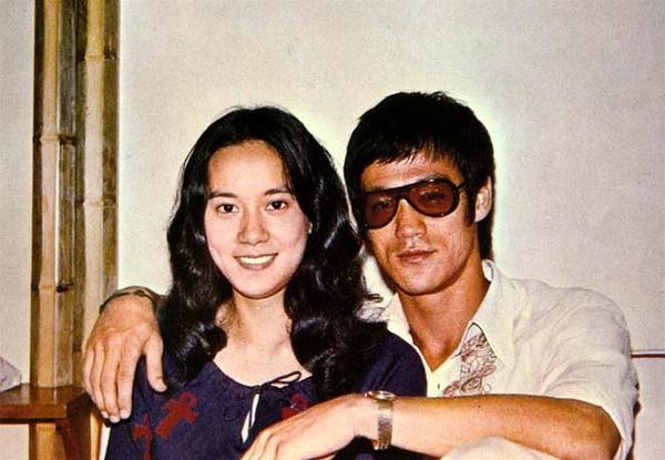 她因《精武门》走红！为爱甘当小三！如今情系李小龙一生未嫁！