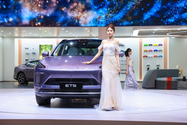 国产最强大脑上车！星途ET5这波把高端玩明白了