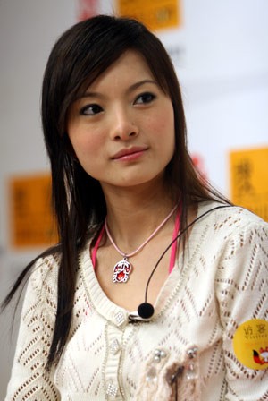 人气超女胡灵魏佳庆做客 讲述成名前艰辛经历