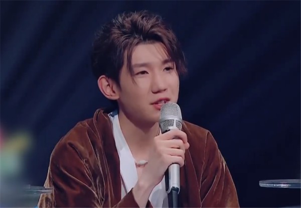 宝藏歌手的cp感，动也传情，静也传情，王源的点评很撩人