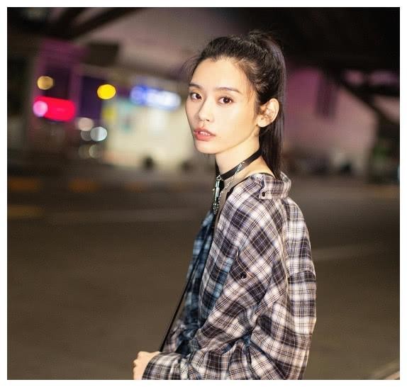 都在看奚梦瑶的“鸽子蛋”钻戒，而更多人关注快速求婚背后的原因