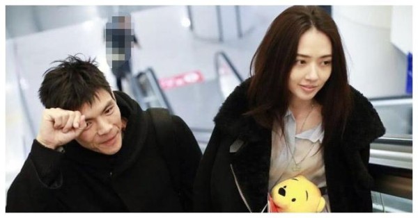 都在看奚梦瑶的“鸽子蛋”钻戒，而更多人关注快速求婚背后的原因