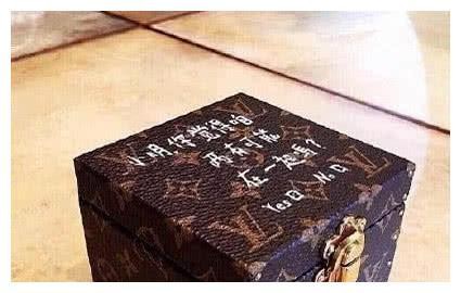 都在看奚梦瑶的“鸽子蛋”钻戒，而更多人关注快速求婚背后的原因