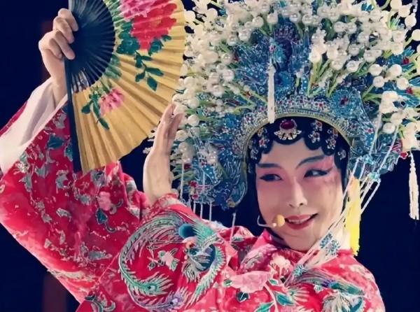 “跳梁小丑”李玉刚跌下神坛，不再被大家宽容，梅葆玖：永不原谅