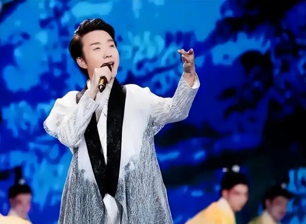 “跳梁小丑”李玉刚跌下神坛，不再被大家宽容，梅葆玖：永不原谅