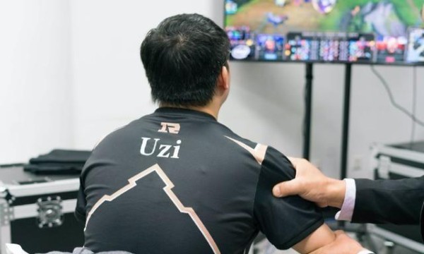 电竞少年终将退役，但青春不死