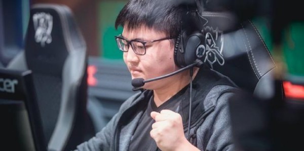 电竞少年终将退役，但青春不死