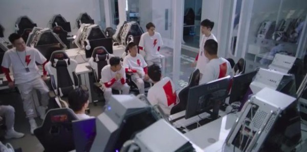 电竞少年终将退役，但青春不死