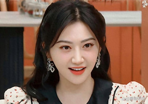 景甜不忍了！公开回应感情状态，与冯绍峰闪婚事件真相大白