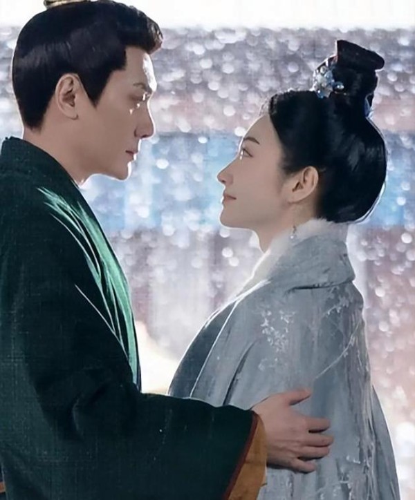 闪婚风波升级，景甜终于坐不住了，紧急回应和冯绍峰的关系