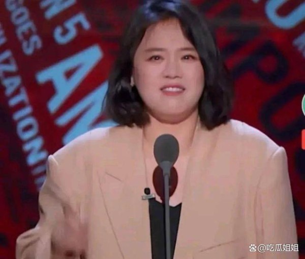 马思纯自爆：父亲帮李荣浩家修缮过祖坟，周冬雨曾因联系不上哭泣