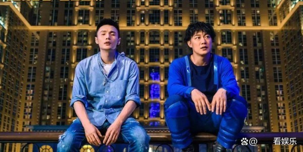 陈奕迅公开示爱李荣浩，靠朋友拉群认识，听他的编曲哭了