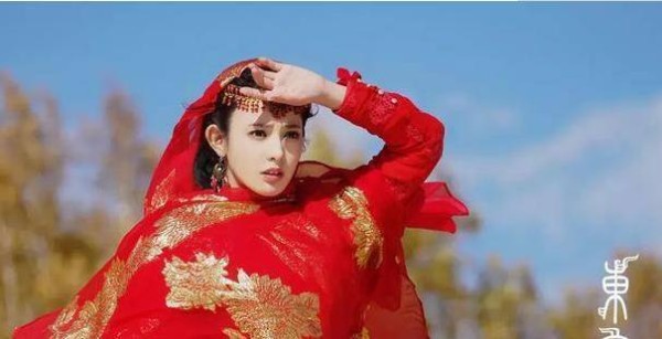彭小苒为什么叫女鹅 女鹅彭小苒是哪个公司的艺人 第2张