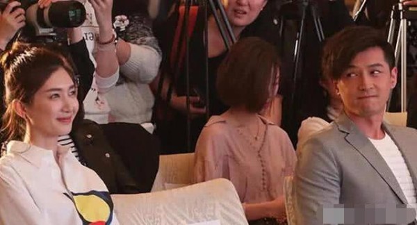 明星遇到前任什么反应：胡歌偷瞄，邓超无奈，而他要抱抱
