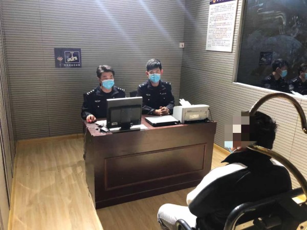 能在航空公司安排工作？“演员”男子诈骗多人狂收30余万关系费