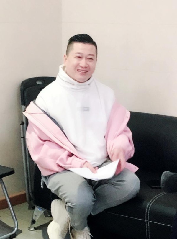 德云社8组成员开V+收费，孔云龙在其列，粉丝理智：没钱，看园子