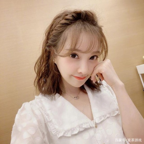 冯提莫亮出底牌，和黄龄连线互动，乘风破浪的姐姐第二季必上了