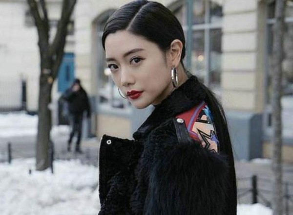 她是韩国第一美女，因勾引上司被雪藏，如今又来中国圈钱