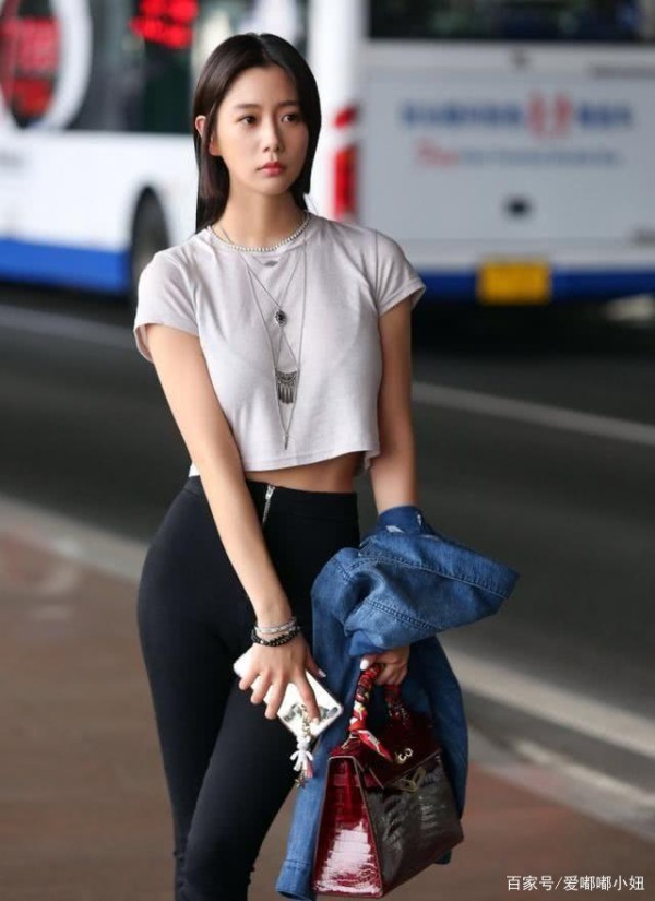 被古天乐和肖央捧红的清纯美女，却因长得太漂亮至今无人敢娶
