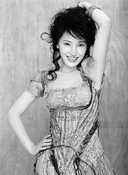 “大嘴美女”孔镱珊羡慕同窗走红曾是明星班长