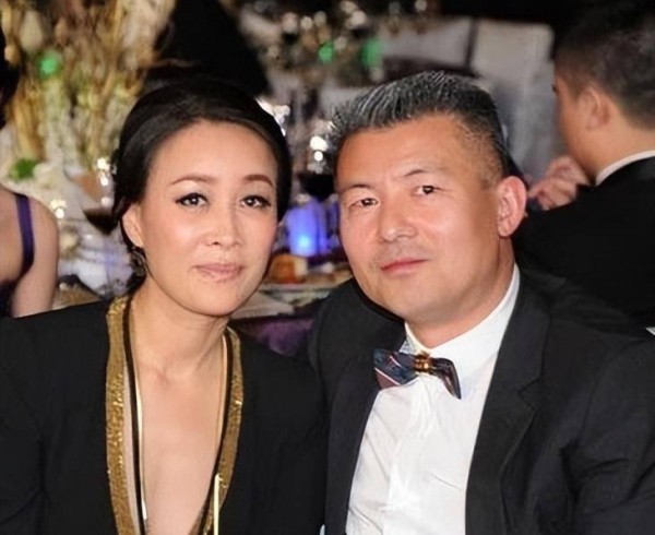 孟桐出轨传闻后续：那英关闭微博评论区，2人被曝已注销关联公司，再添加婚变疑云
