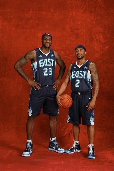 18年全明星,03级最后的晚宴!甜瓜韦德均落选,詹姆斯一人苦撑门面