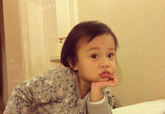 甜馨受牵连, 被问妈妈给谁带绿帽子? 贾乃亮痛斥: 追究到底