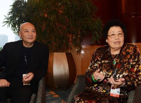 头婚就当继父的4位男星，他结婚时38岁，儿子却已经31岁