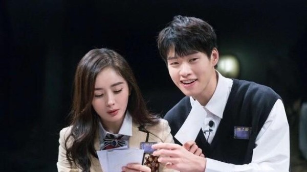 魏大勋被曝恋情？与女生穿情侣鞋逛街，女友疑似杨幂？热搜预警