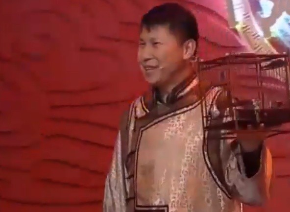 小伙带“鸟笼”鉴宝，称是清代贝勒爷所有物，专家：请问你是谁？