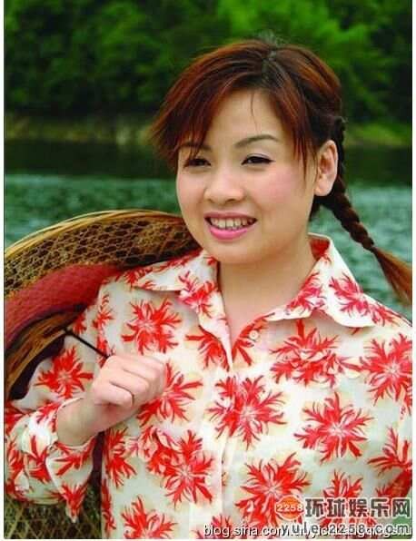 扒扒凭借《山路十八弯》爆红的女歌手李琼突然消失内幕