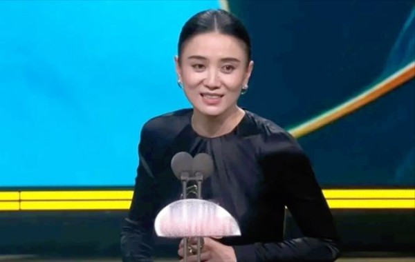 宋佳演大山女校长张桂梅拿大奖，导演：当初其他人都不愿也不敢演