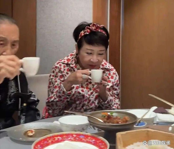 谢家新成员谢承礼登场，娱乐圈炸锅，王菲强烈反应引出多少谜团？