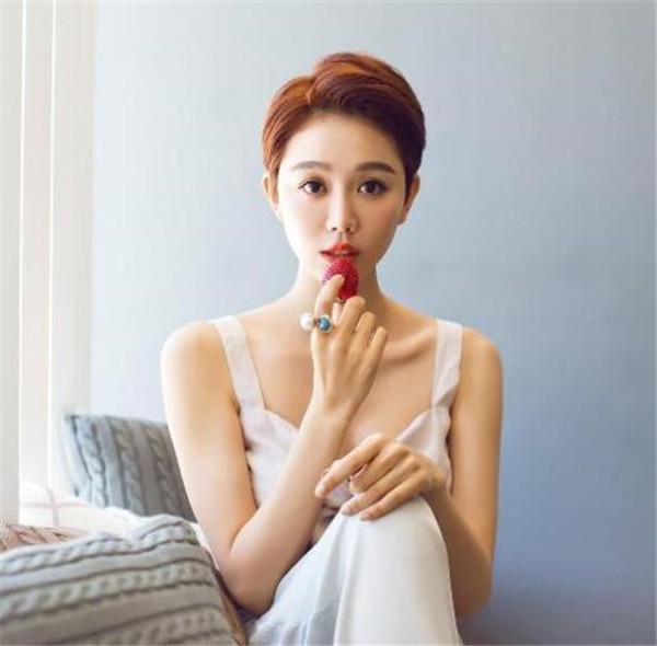 李小璐和姜妍怎么认识的谁更漂亮,李小璐姜妍什么关系是闺蜜吗