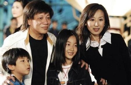 梁小龙承认出轨，发文示爱称：为了你可以不要家庭老婆和儿子