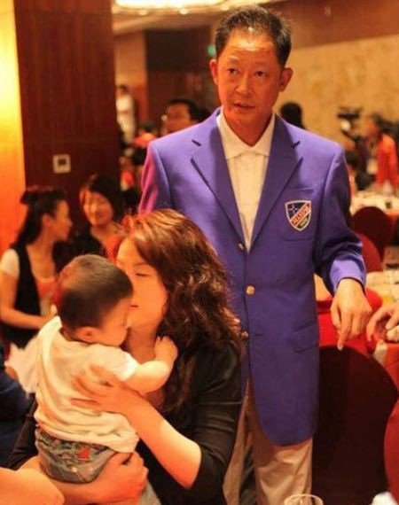 王志文有几任老婆分别是谁 王志文的前女友七位女人都是谁