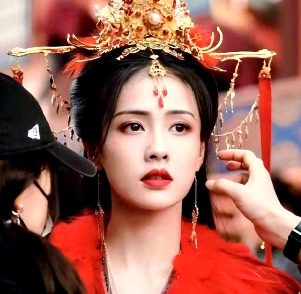 才华横溢的三位演员：白鹿、李沁与李一桐