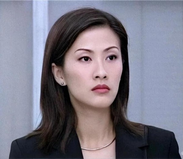54岁陈慧珊复出，改当英语老师：我没退过休，只是拿了个博士学位