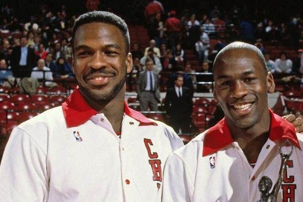 NBA鲜为人知的挚友：KD和欧文是好基友，1人是乔丹忠诚的追随者