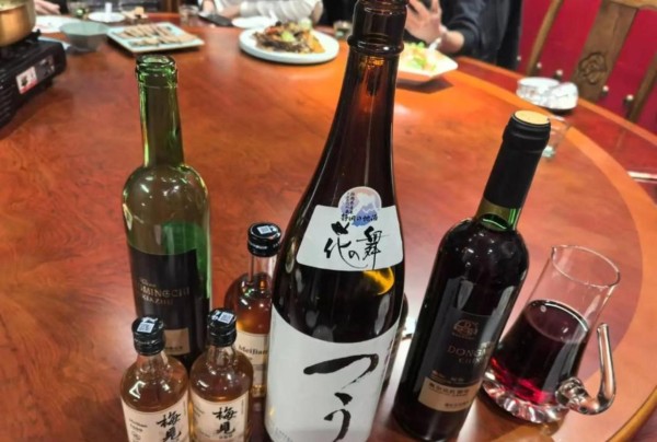“力饼媛”组合成三角关系，谁在互相撑腰？圈内人都懂的潜规则