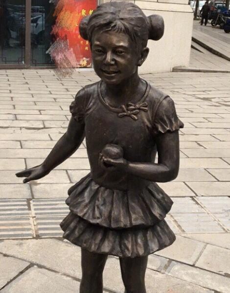 被雕塑撞脸的明星不只有何炅一人，看到林俊杰再也忍不住了