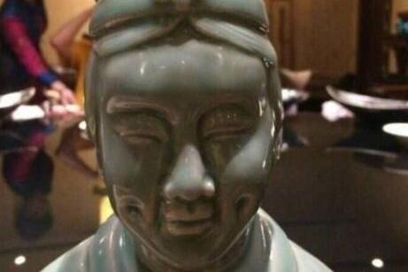被雕塑撞脸的明星不只有何炅一人，看到林俊杰再也忍不住了
