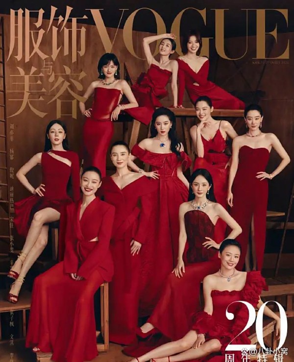 杨幂张小斐从“校服到礼服”的友情：跨越二十年的顶峰相见