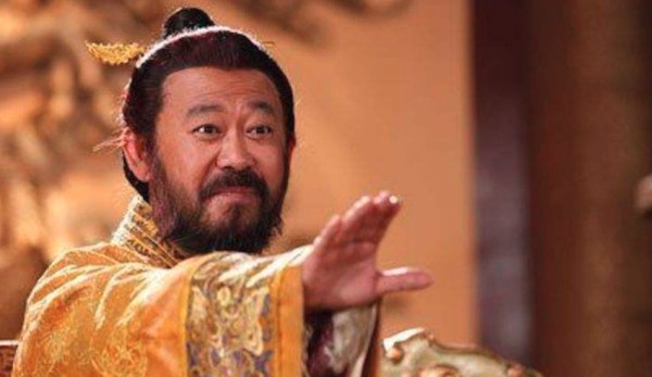 同父同母不同命，弟弟一个衣帽间两个亿，哥哥却只能“火一时”