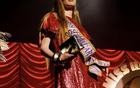 马斯克变性女儿薇薇安纽约时装周首次登台走秀
