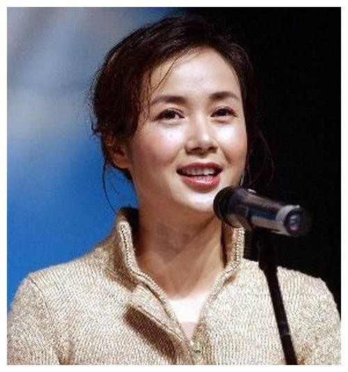 实力派蒋雯丽，曾5夺视后1获影后，今被传和小16岁黄轩的绯闻