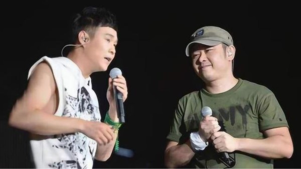 小沈阳公开力挺刀郎，现场演唱《罗刹海市》，两人关系真的太铁了