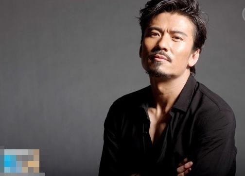 因《溏心3》而火的他，曾是陈少霞男友，今恋上小24岁的10亿千金