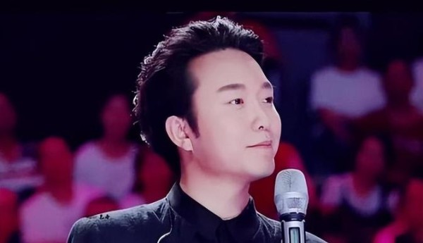 回顾：李玉刚因“代表梅派”得罪京剧圈，梅葆玖到死都没原谅他
